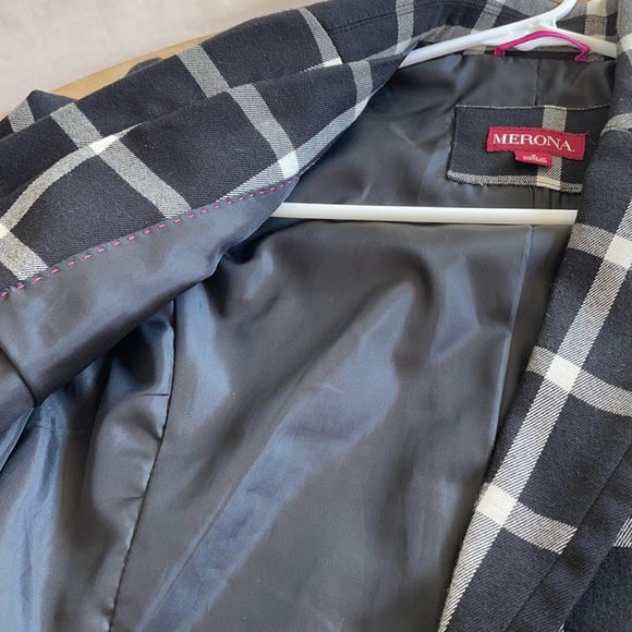 Fun Black and White Plaid Blazer - Picture 9 of 9